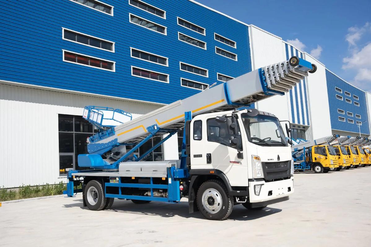 盐城盐都出租云梯车高空作业车 建筑垃圾搬运